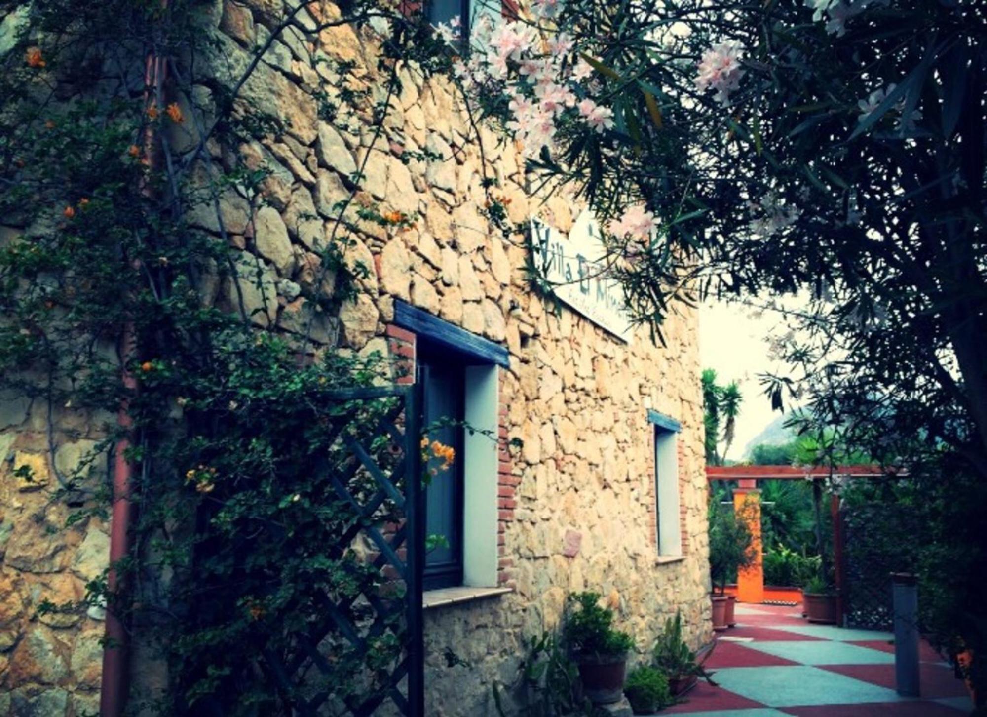 Villa El Minero Bed&Breakfast Gonnesa Exterior foto